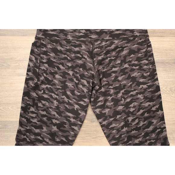 Athleta Salutation Stash Pocket Printed‎ 7/8 Tight Leggings 1X Gray Camo - Picture 6 of 10